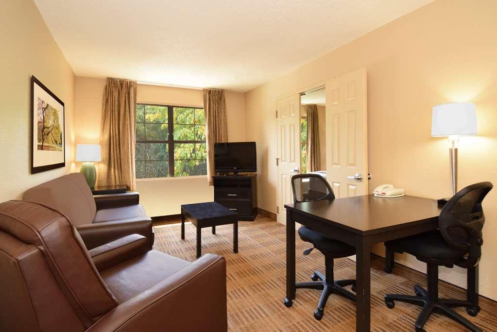 Extended Stay America Suites - Detroit - Auburn Hills - Featherstone Rd Room photo